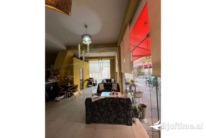 Ambient biznesi ne shitje 2+1 ne Tirane - 158,000 Euro