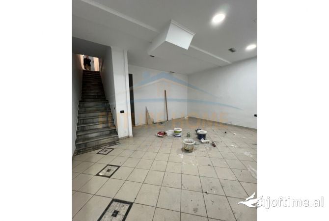 Ambient biznesi me qera 3+1 ne Tirane - 3,500 Euro