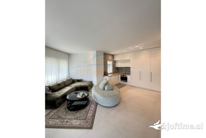 Shtepi ne shitje 2+1 ne Tirane - 300,000 Euro