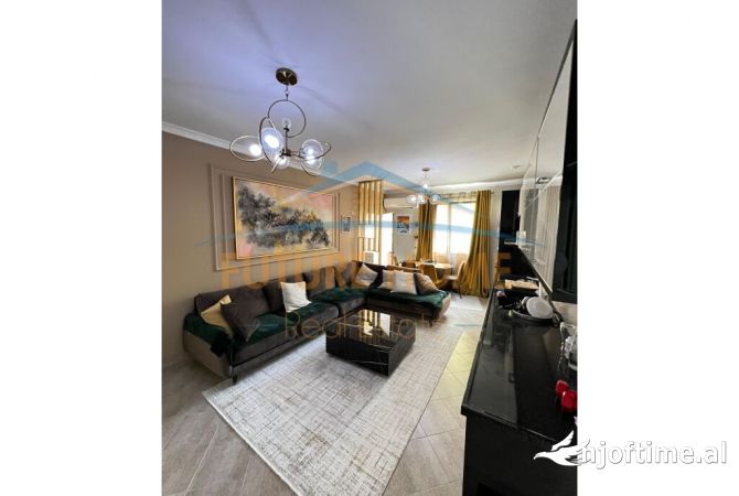 Shtepi me qera 2+1 ne Tirane - 700 Euro