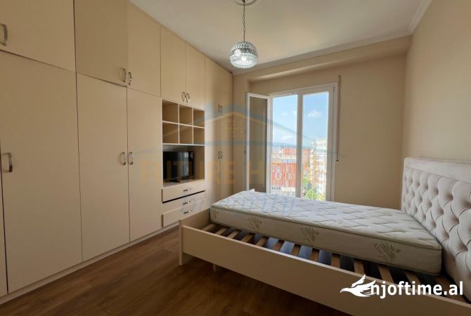 Shtepi me qera Apartament ne Tirane, 2+1, Mobilimi E mobiluar, Pagesa 800  Euro.
