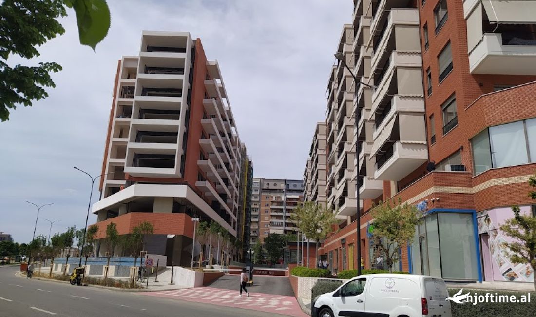 Shtepi me qera Apartament ne Tirane, 2+1, Mobilimi Bosh, pa mobiluar, Pagesa 800  Euro.