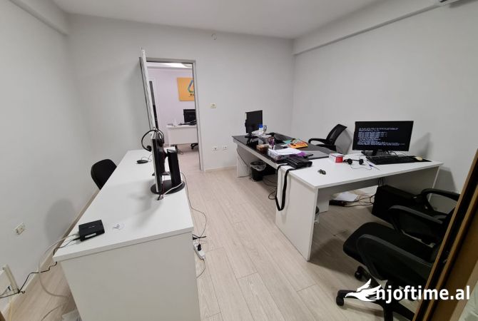 Ambient biznesi me qera 3+1 ne Tirane - 950 Euro