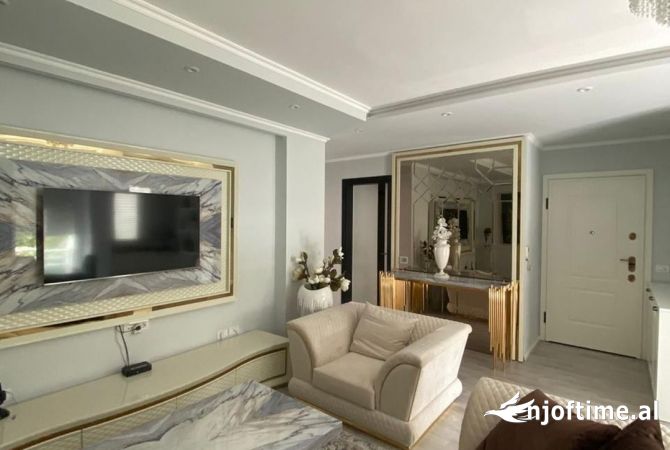 Shtepi me qera 2+1 ne Tirane - 1,200 Euro