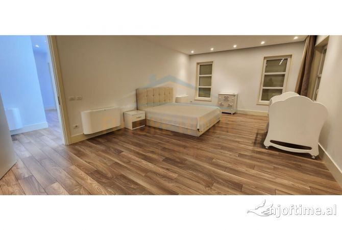 Shtepi me qera 3+1 ne Tirane - 5,000 Euro