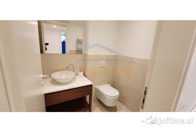 Shtepi me qera Shtepi Private ne Tirane, 3+1, Mobilimi E mobiluar, Pagesa 5,000  Euro.