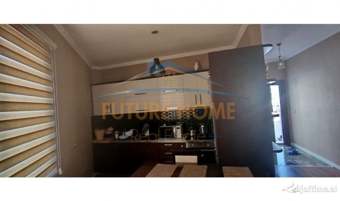 Shtepi ne shitje Apartament ne Tirane, 2+1, Mobilimi E mobiluar, Pagesa 165,000  Euro.