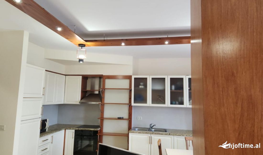 Shtepi me qera Apartament ne Tirane, 2+1, Mobilimi E mobiluar, Pagesa 1,200  Euro.