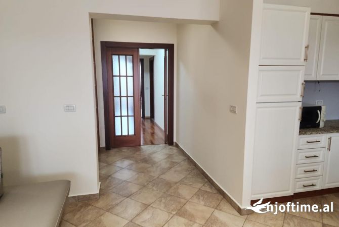 Shtepi me qera Apartament ne Tirane, 2+1, Mobilimi E mobiluar, Pagesa 1,200  Euro.