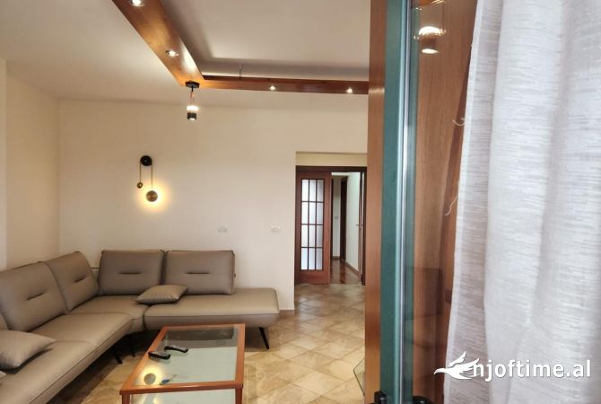 Shtepi me qera Apartament ne Tirane, 2+1, Mobilimi E mobiluar, Pagesa 1,200  Euro.