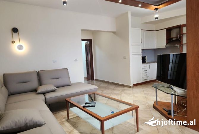 Shtepi me qera Apartament ne Tirane, 2+1, Mobilimi E mobiluar, Pagesa 1,200  Euro.
