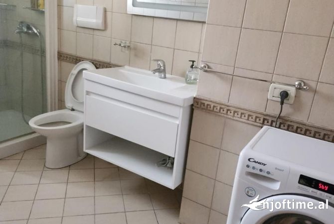 Shtepi me qera Apartament ne Tirane, 2+1, Mobilimi E mobiluar, Pagesa 1,200  Euro.