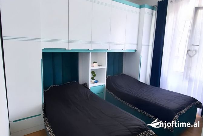 Shtepi ne shitje Apartament ne Tirane, 2+1, Mobilimi E mobiluar, Pagesa 210,000  Euro.
