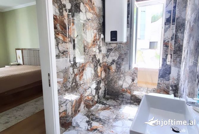 Shtepi ne shitje Apartament ne Tirane, 2+1, Mobilimi E mobiluar, Pagesa 210,000  Euro.