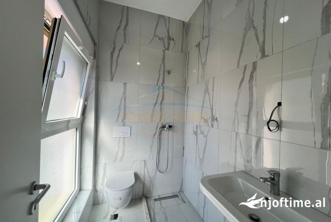 Shtepi ne shitje Apartament ne Tirane, 2+1, Mobilimi Bosh, pa mobiluar, Pagesa 151,065  Euro.