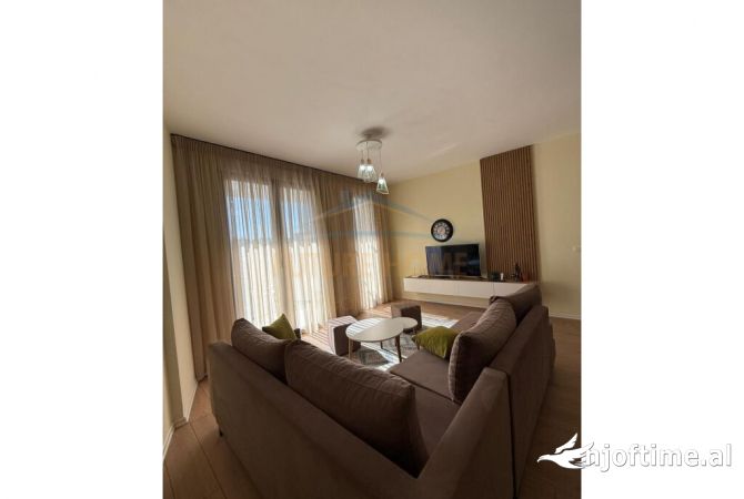 Shtepi me qera 2+1 ne Tirane - 1,000 Euro