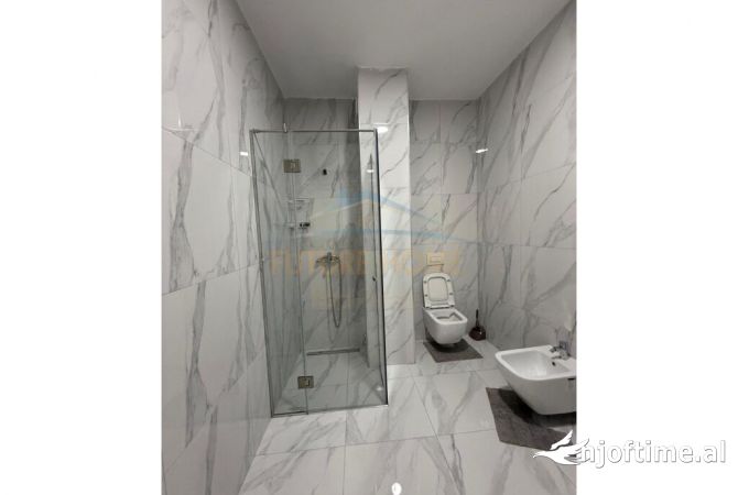 Shtepi me qera Apartament ne Tirane, 2+1, Mobilimi E mobiluar, Pagesa 1,000  Euro.