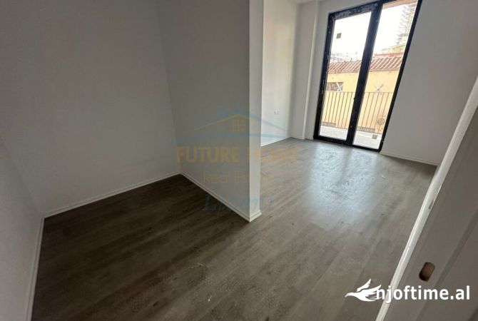 Shtepi me qera Apartament ne Tirane, 2+1, Mobilimi Bosh, pa mobiluar, Pagesa 2,000  Euro.
