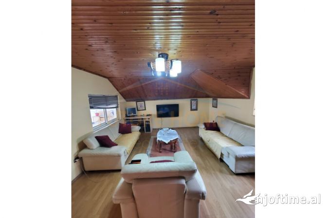 Shtepi me qera Duplex(shtepi me 2 kate) ne Tirane, 2+1, Mobilimi E mobiluar, Pagesa 500  Euro.