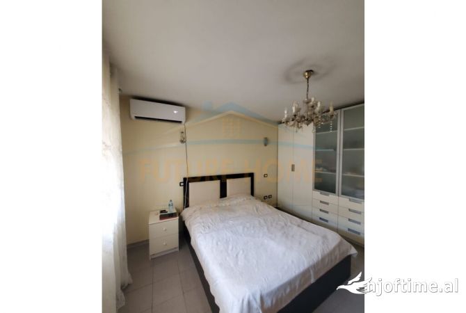 Shtepi me qera Duplex(shtepi me 2 kate) ne Tirane, 2+1, Mobilimi E mobiluar, Pagesa 500  Euro.