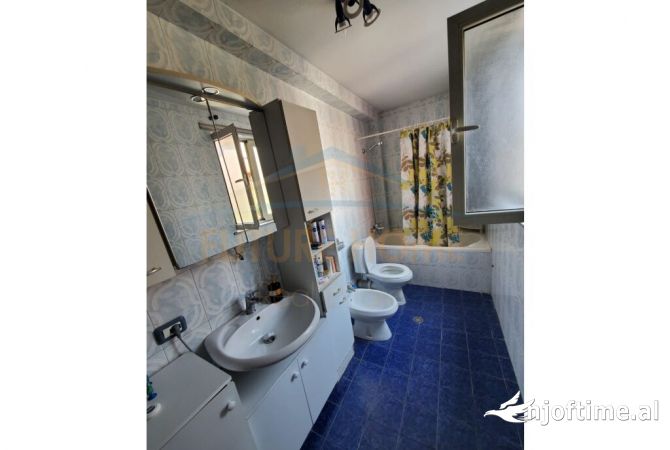 Shtepi me qera Duplex(shtepi me 2 kate) ne Tirane, 2+1, Mobilimi E mobiluar, Pagesa 500  Euro.