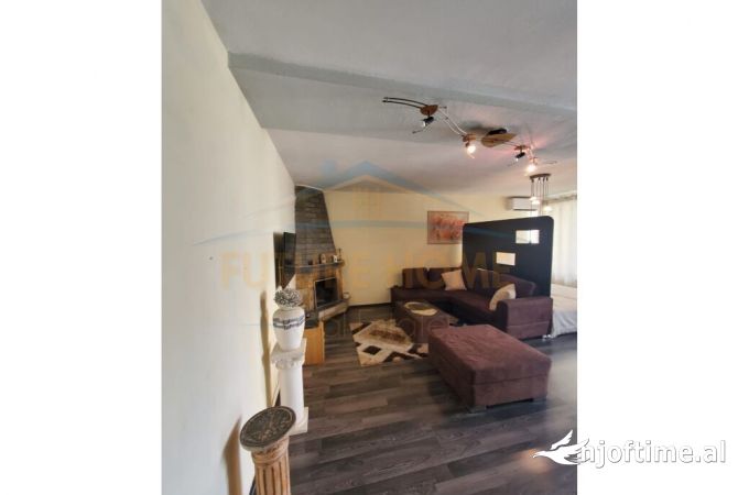 Shtepi me qera Duplex(shtepi me 2 kate) ne Tirane, 2+1, Mobilimi E mobiluar, Pagesa 500  Euro.