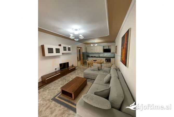 Shtepi me qera 2+1 ne Tirane - 900 Euro