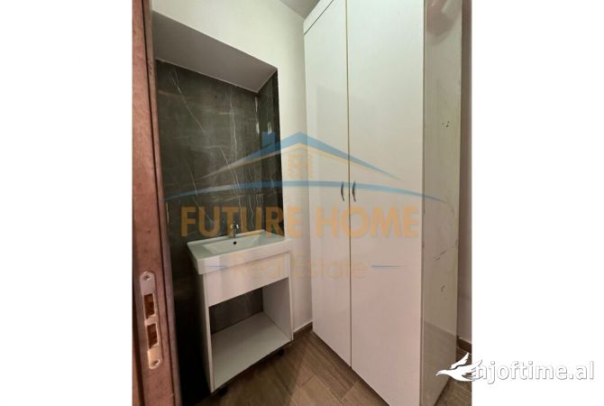 Ambient biznesi me qera 3+1 ne Tirane - 1,300 Euro