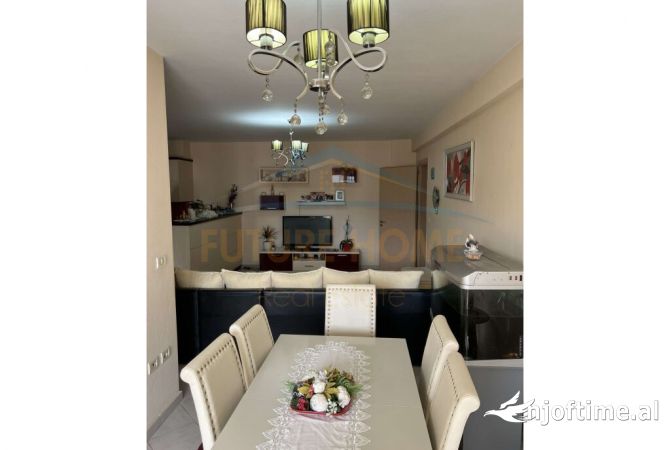 Shtepi ne shitje Apartament ne Tirane, 2+1, Mobilimi E mobiluar, Pagesa 125,000  Euro.