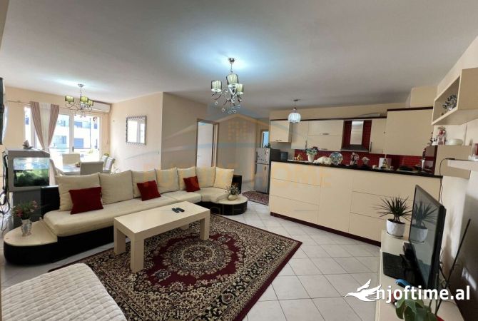 Shtepi ne shitje Apartament ne Tirane, 2+1, Mobilimi E mobiluar, Pagesa 125,000  Euro.