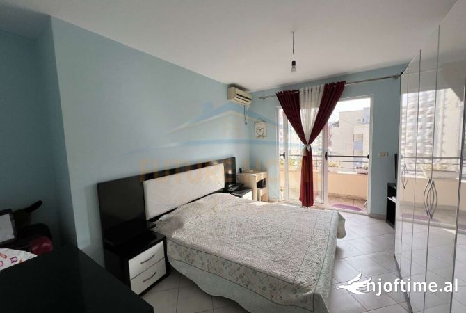 Shtepi ne shitje Apartament ne Tirane, 2+1, Mobilimi E mobiluar, Pagesa 125,000  Euro.