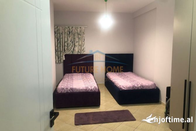 Shtepi me qera Apartament ne Tirane, 2+1, Mobilimi E mobiluar, Pagesa 700  Euro.