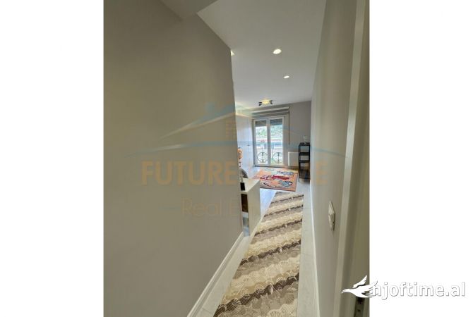 Shtepi me qera Apartament ne Tirane, 3+1, Mobilimi E mobiluar, Pagesa 1,300  Euro.