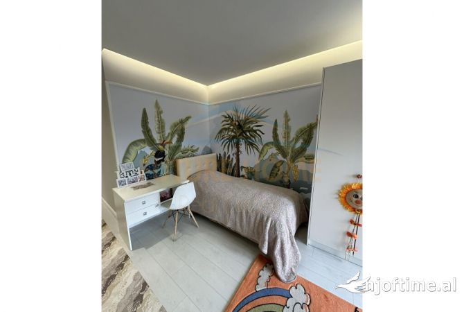 Shtepi me qera Apartament ne Tirane, 3+1, Mobilimi E mobiluar, Pagesa 1,300  Euro.