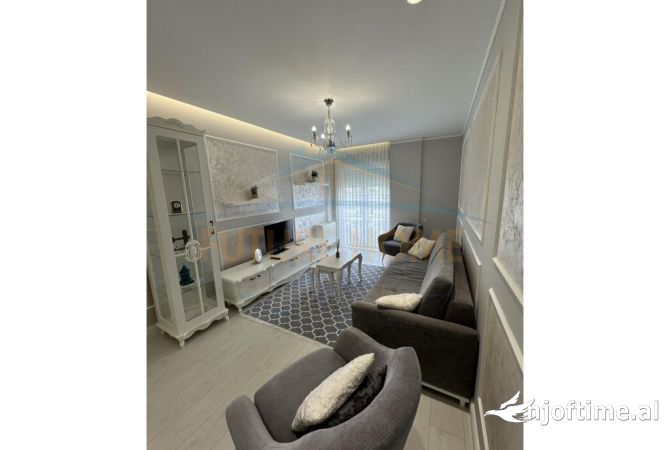 Shtepi me qera Apartament ne Tirane, 3+1, Mobilimi E mobiluar, Pagesa 1,300  Euro.