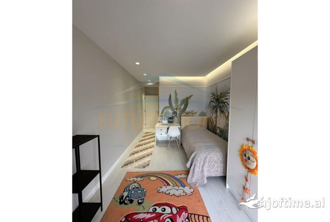 Shtepi me qera Apartament ne Tirane, 3+1, Mobilimi E mobiluar, Pagesa 1,300  Euro.