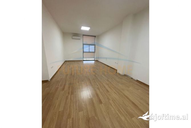 Shtepi me qera Duplex(shtepi me 2 kate) ne Tirane, 2+1, Mobilimi Bosh, pa mobiluar, Pagesa 1,500  Euro.