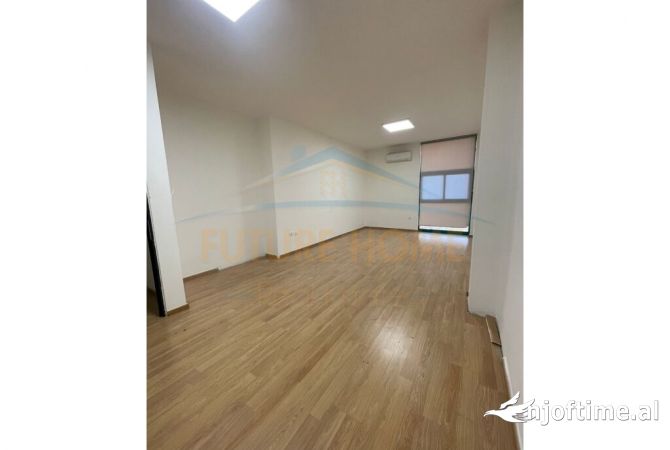 Shtepi me qera Duplex(shtepi me 2 kate) ne Tirane, 2+1, Mobilimi Bosh, pa mobiluar, Pagesa 1,500  Euro.