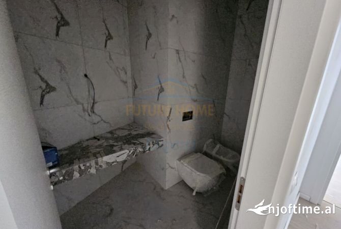 Shtepi ne shitje Apartament ne Tirane, 2+1, Mobilimi Bosh, pa mobiluar, Pagesa 260,000  Euro.