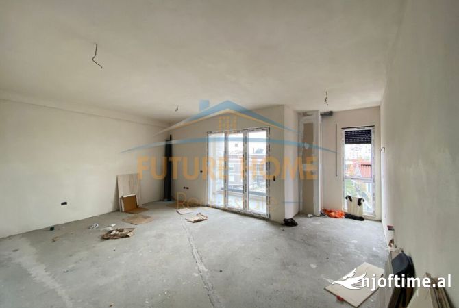 Shtepi ne shitje Apartament ne Tirane, 2+1, Mobilimi Bosh, pa mobiluar, Pagesa 180,000  Euro.