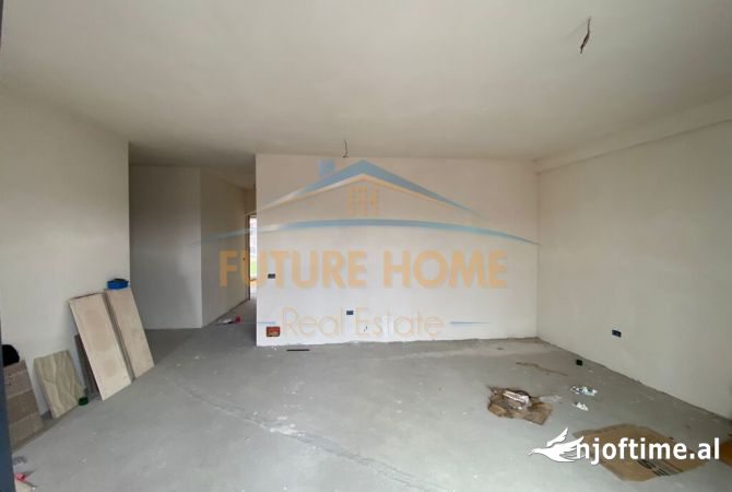 Shtepi ne shitje Apartament ne Tirane, 2+1, Mobilimi Bosh, pa mobiluar, Pagesa 180,000  Euro.