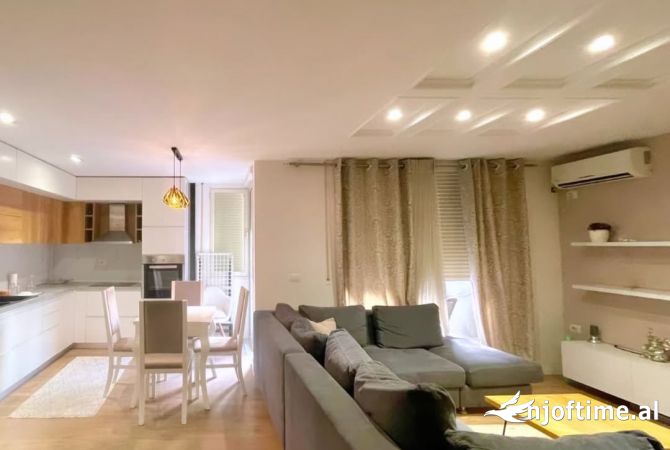 Shtepi ne shitje Duplex(shtepi me 2 kate) ne Tirane, 2+1, Mobilimi E mobiluar, Pagesa 169,000  Euro.