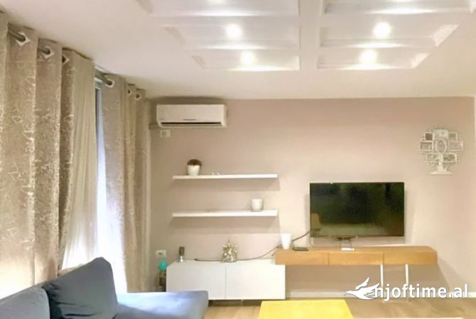 Shtepi ne shitje Duplex(shtepi me 2 kate) ne Tirane, 2+1, Mobilimi E mobiluar, Pagesa 169,000  Euro.