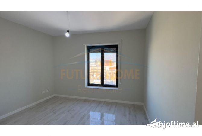 Shtepi ne shitje Apartament ne Tirane, 2+1, Mobilimi Bosh, pa mobiluar, Pagesa 240,000  Euro.