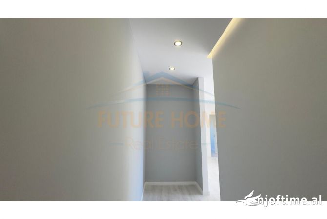 Shtepi ne shitje Apartament ne Tirane, 2+1, Mobilimi Bosh, pa mobiluar, Pagesa 240,000  Euro.