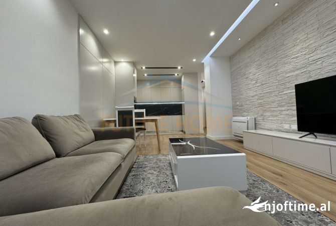 Shtepi me qera 2+1 ne Tirane - 900 Euro