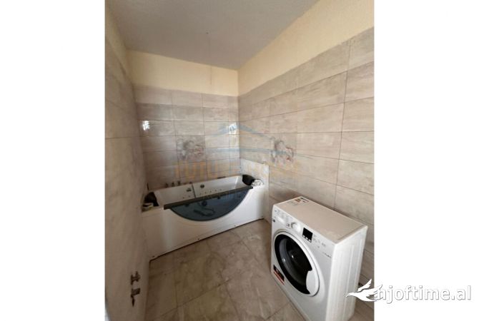Shtepi ne shitje Apartament ne Tirane, 2+1, Mobilimi E mobiluar, Pagesa 190,000  Euro.