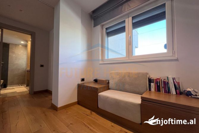 Shtepi ne shitje Vila Luksoze ne Tirane, 3+1, Mobilimi E mobiluar, Pagesa 1,100,000  Euro.