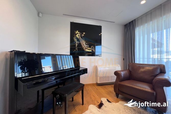 Shtepi ne shitje Vila Luksoze ne Tirane, 3+1, Mobilimi E mobiluar, Pagesa 1,100,000  Euro.