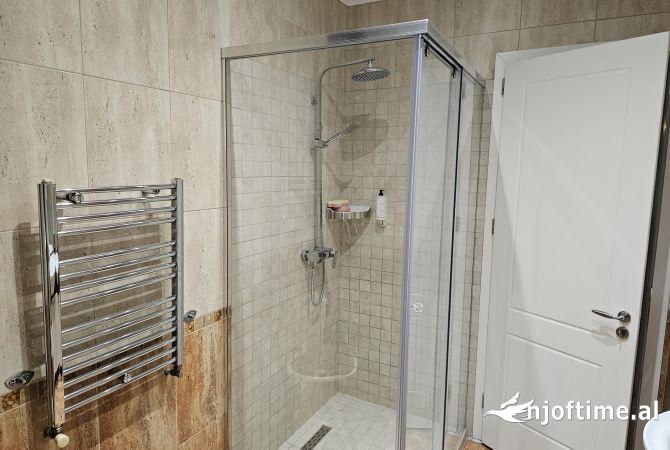 Shtepi ne shitje Apartament ne Tirane, 2+1, Mobilimi E mobiluar, Pagesa 190,000  Euro.